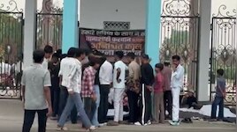 जौहर यूनिवर्सिटी के 38 भवनों के ध्वस्तीकरण आदेश के विरोध में उतरे छात्र