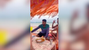Ayodhya Video: सरयू नदी में मटन-बीयर पार्टी का वीडियो वायरल, भड़के श्रद्धालु
