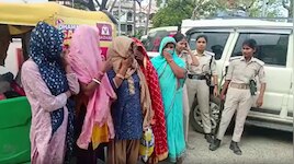 मुजफ्फरपुर में शराब तस्करी का खुलासा: ट्रेन के जरिए शराब ला रहीं 5 महिलाएं गिरफ्तार