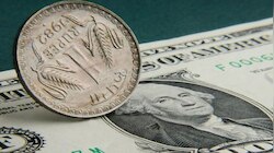 ग‍िरते रुपये को बचाने के लिए RBI का मास्‍टरस्‍ट्रोक, वायदा बाजार में बना नया रिकॉर्ड