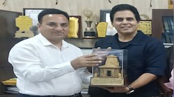 फिल्म अभिनेता अमन वर्मा ने की फिल्म विकास परिषद के नोडल अधिकारी से भेंट