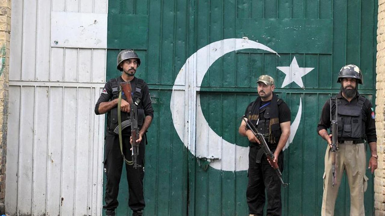 आतंकियों ने खुद को उड़ाया, पाकिस्तान के 12 सैनिकों की मौत, TTP ने ली हमले की जिम्मेदारी