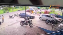 पानी के टैंकर को टक्कर मारते हुए कार पलटी, सामने आया रोंगटे खड़े कर देने वाला वीडियो