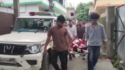 किशनगंज:फांसी के फंदे से लटकता मिला महिला नर्स का शव, परिजनों ने लगाया हत्या का आरोप