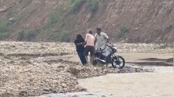 उफनता नाला, टूटा पुल और 60 हजार लोगों की पुकार... प्रशासन कब जागेगा? 