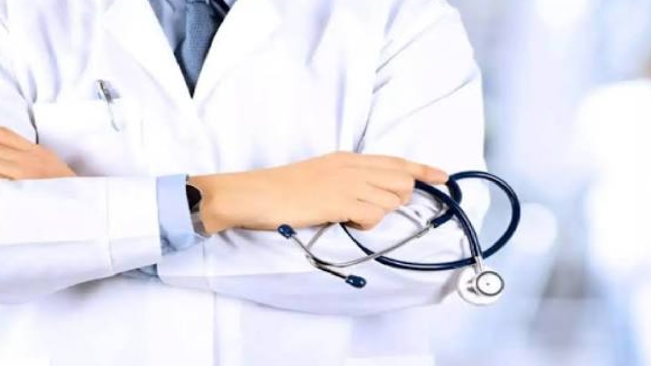 यूपी के सरकारी अस्पतालों में डॉक्टरों की कमी होगी दूर: 40 जिला अस्पतालों में शुरू होंगे PG और डिप्लोमा कोर्स