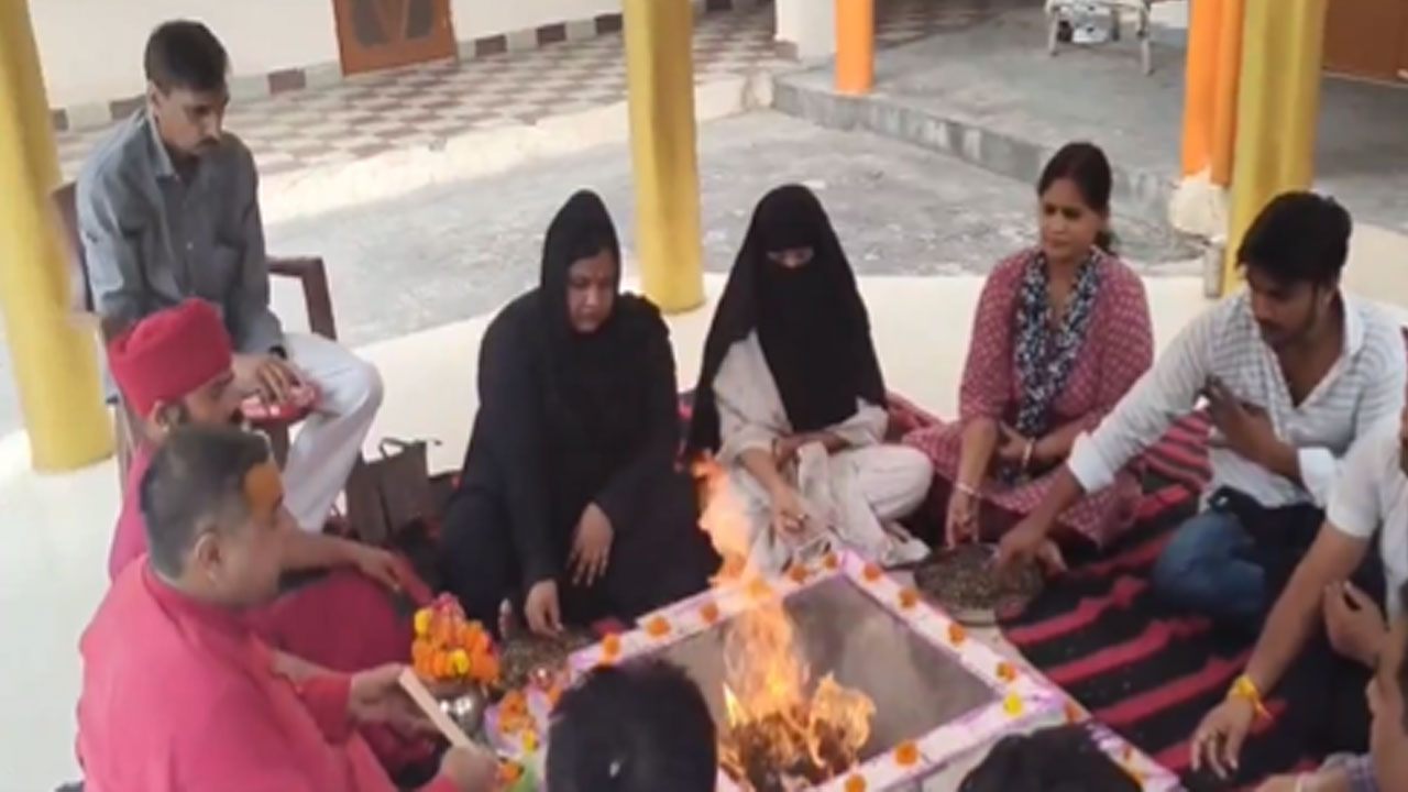 हरिद्वार में कांवड़ लेने पहुंचे एक्स-मुस्लिम सलीम वास्तविक को पुजारियों ने भगाया, पुलिस भी हुई सख्त