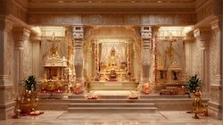 रात के समय घर के मंदिर में पर्दा लगाना शुभ या अशुभ? जानें पर्दे से जुड़े जरूरी नियम