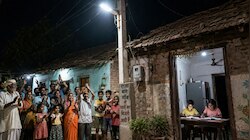 77 साल बाद रोशनी से जगमगाया 'राजा बाग' पहली बार आई बिजली, खुशी से झूम उठे लोग