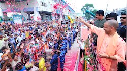 कांवड़ियों के स्वागत में बिछेगी फूलों की चादर, 9-10 अगस्त को 7 जिले में पुष्पवर्षा