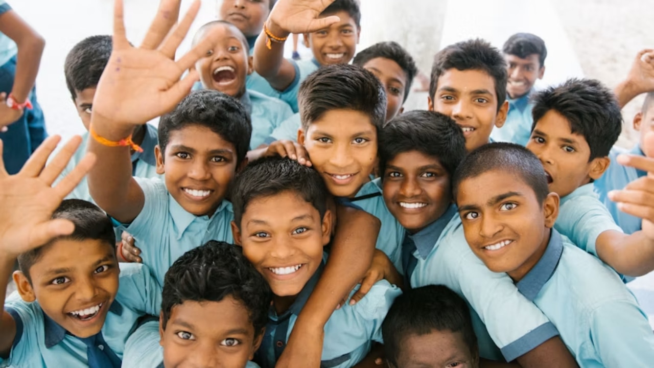 स्कूल छोड़ना अब होगा मुश्किल! सरकार हर छात्र पर रखेगी डिजिटल नजर, जानिए VSK और APAAR ID का पूरा प्लान
