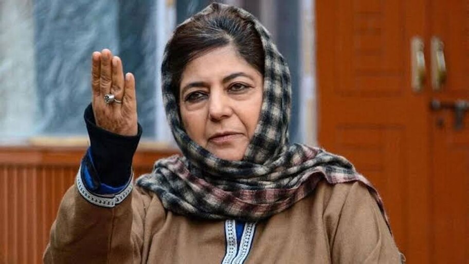 आर्टिकल 370 हटने के सात साल बाद क्या बोलीं महबूबा मुफ्ती? 35A को लेकर भी किया बड़ा ऐलान