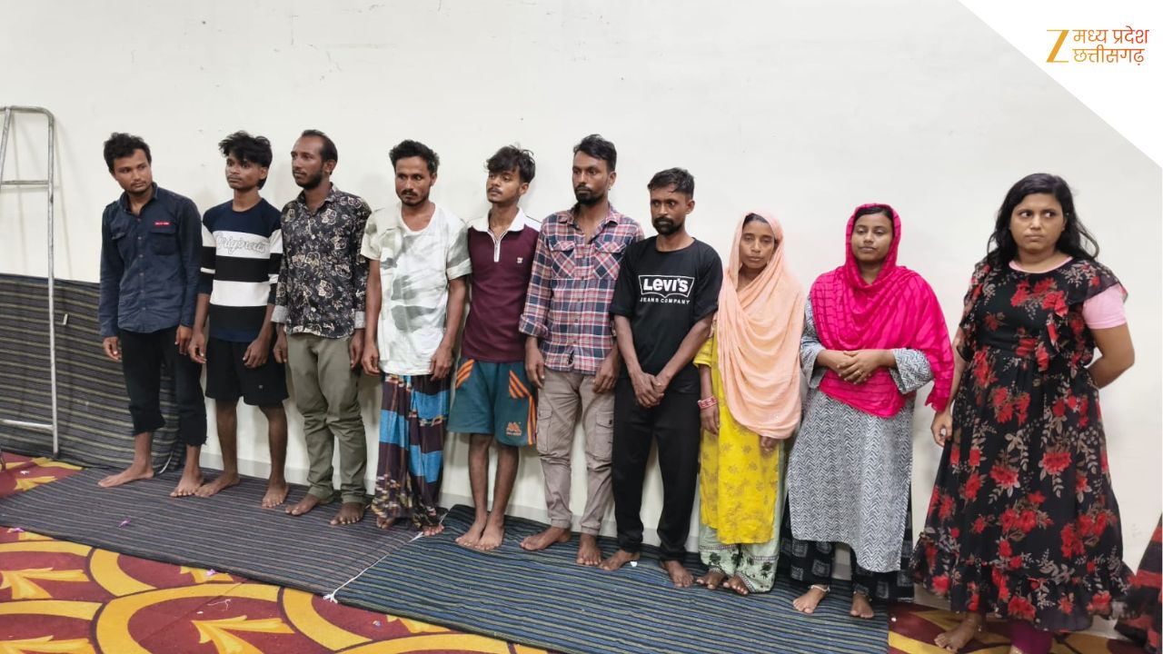 ग्वालियर में 13 बांग्लादेशी घुसपैठिए गिरफ्तार, सीमा पार कर अवैध रूप से भारत में घुसे थे, जांच में जुटी पुलिस ग्वालियर में 13 बांग्लादेशी घुसपैठिए गिरफ्तार, सीमा पार कर अवैध रूप से भारत में घुसे थे, जांच में जुटी पुलिस