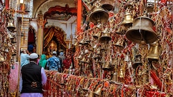 1 नहीं, हजारों टंगे हैं घंटे! गोंडा के इस मंदिर में पूरी होती है हर मुराद, मुस्लिम..