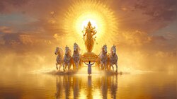 सपने में सूर्य को अर्घ्य देना शुभ या अशुभ, मिलेगी सफलता या है कोई और संकेत? जानें