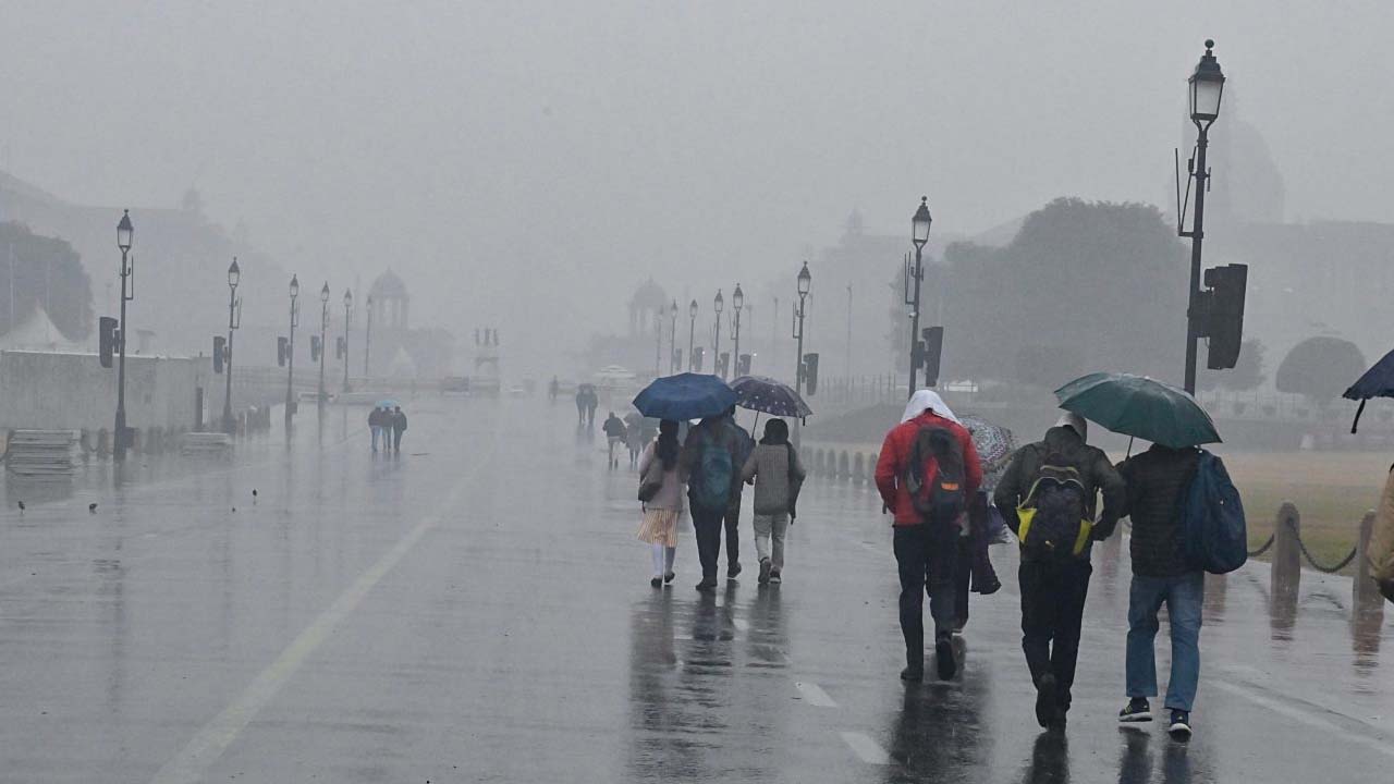 असम से गुजरात तक बाढ़ की तबाही के बीच मानसून का 'सुपर अलर्ट', जानिए इस वीकेंड पर कैसा रहेगा आपके शहर का हाल?