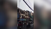 Video: आगरा में बारिश के बीच भरभराकर गिरी दो मंजिला इमारत, इलाके में हड़कंप