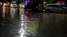 बारिश ने मचाई तबाही! अंडरपास में डूबी फॉर्च्यूनर, वेंटिलेटर पर चालक
