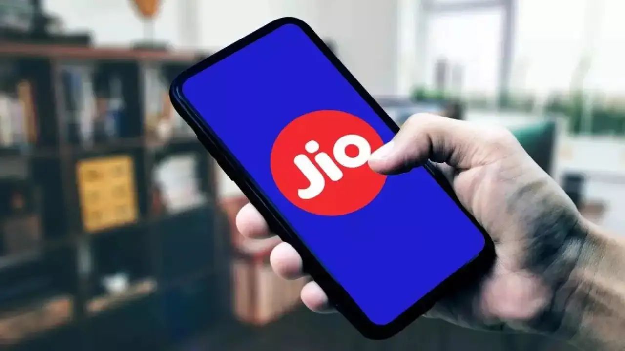Jio का नया प्लान लॉन्च: ₹550 में 3 महीने और ₹2000 में साल भर मिलेगा 15+ OTT ऐप्स का मजा, साथ में 5G डेटा भी फ्री