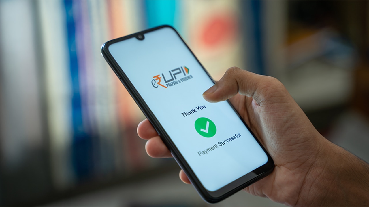 UPI चार्ज को लेकर दूर हुआ कन्फ्यूजन, लेकिन MDR पर चर्चा जारी; जानिए आम यूजर्स और किराना दुकानदारों पर क्या होगा असर?