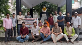SRN अस्पताल का नाम ठाकुर रोशन सिंह के नाम पर करने की मांग, चौथे दिन भी धरना जारी