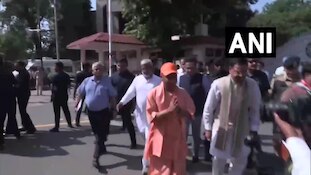 Video: तिरंगा यात्रा में शामिल हुए CM योगी, देशभक्ति के रंग में रंगा उत्तर प्रदेश