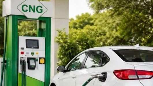 CNG ने फिर दिया झटका! लखनऊ, आगरा समेत यूपी के कई शहरों में बढ़े गैस के दाम, जानें अपनी सिटी के नए रेट
