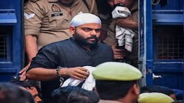 उमर के काफिले से जुड़ा टोल कांड! 30 गाड़ियों पर बिना टैक्स निकले और बैरियर तोड़ने