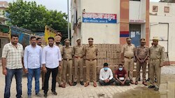 पुष्पा स्टाइल में 415 पेटी शराब की तस्करी, आगरा पुलिस ने ऐसे पकड़ी गुप्त चाल