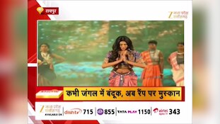 बंदूक छोड़ी, अब रैंप पर दिखा जलवा: रायपुर में पूर्व महिला नक्सलियों ने किया रैंप वॉक, कोसा सिल्क में बिखेरा जलवा