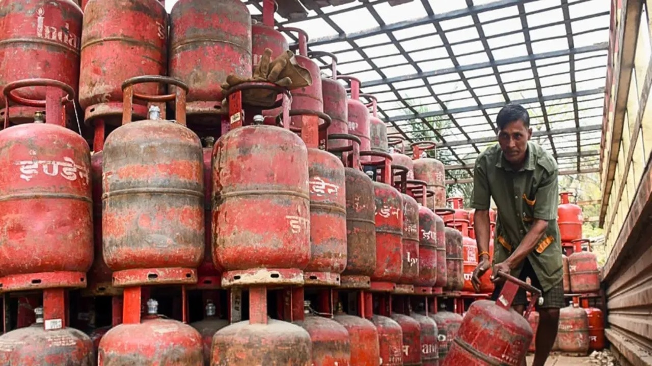 16 अगस्त आधी रात के बाद बदल जाएगा LPG का ये नियम! अगर चूक गए मौका, तो बढ़ जाएंगे सिलेंडर के दाम, सब्सिडी भी खत्म