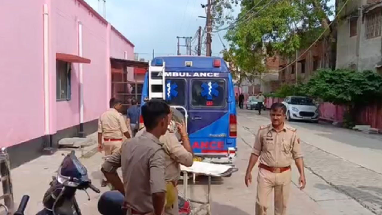 अलीगढ़ में दर्दनाक सड़क हादसा, ट्रक ने बाइक को मारी टक्कर, SI समेत 3 की मौत