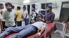 दोस्ती पर भारी पड़ा होटल का बिल! दोस्तों ने गले-चेहरे पर चाकुओं से गोदकर किया अधमरा