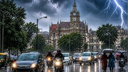 सावधान: UP में मानसून का 'डबल अटैक': 27 जिलों में भारी से बहुत भारी बारिश की चेतावनी
