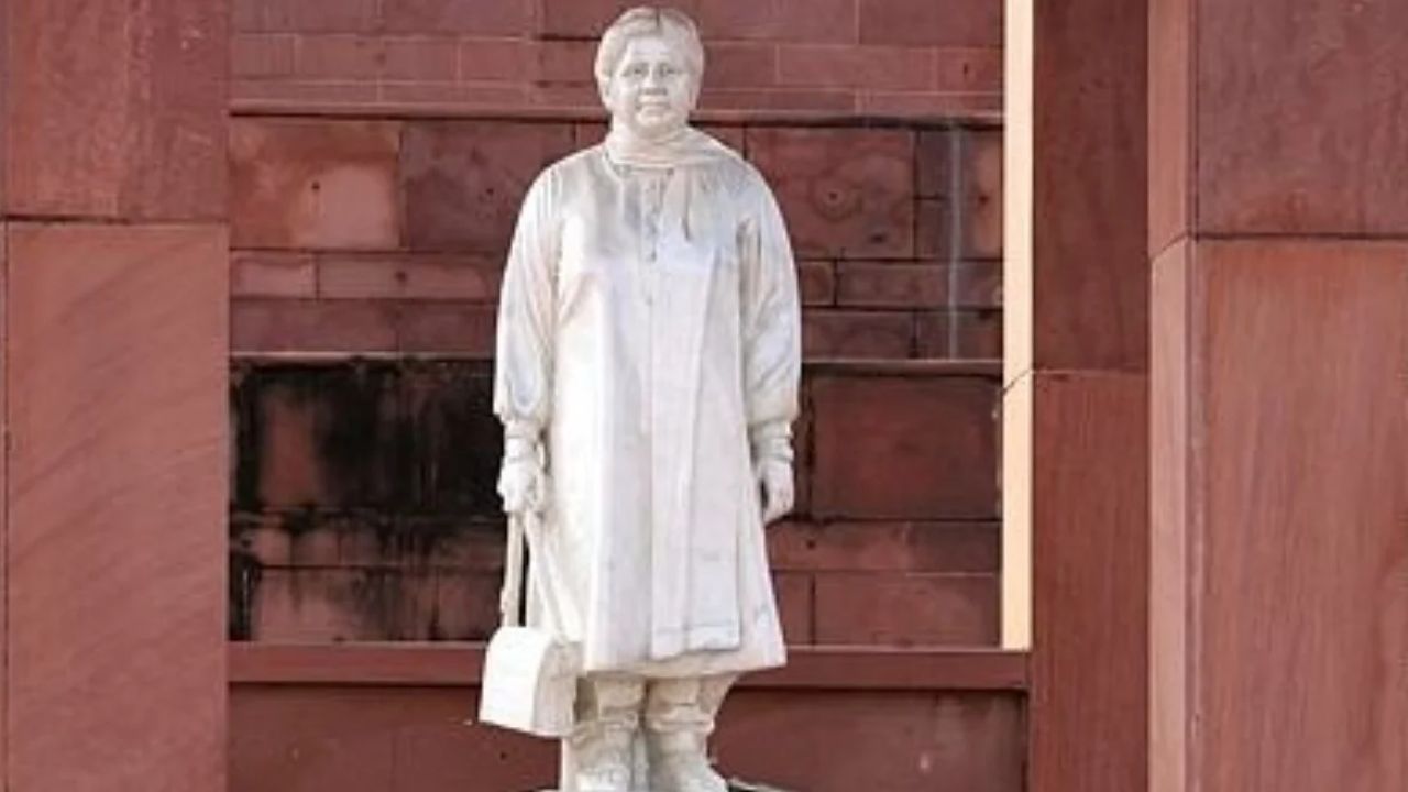 मायावती को देवी मानकर मंदिर बनाने की इच्छा.... अलीगढ़ के शख्स ने बसपा सुप्रीमो को लिखा पत्र