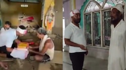 असम की बाढ़ में मंदिर-मस्जिद की मदद कर मून अली गोरिया ने पेश की भाईचारे की मिसाल