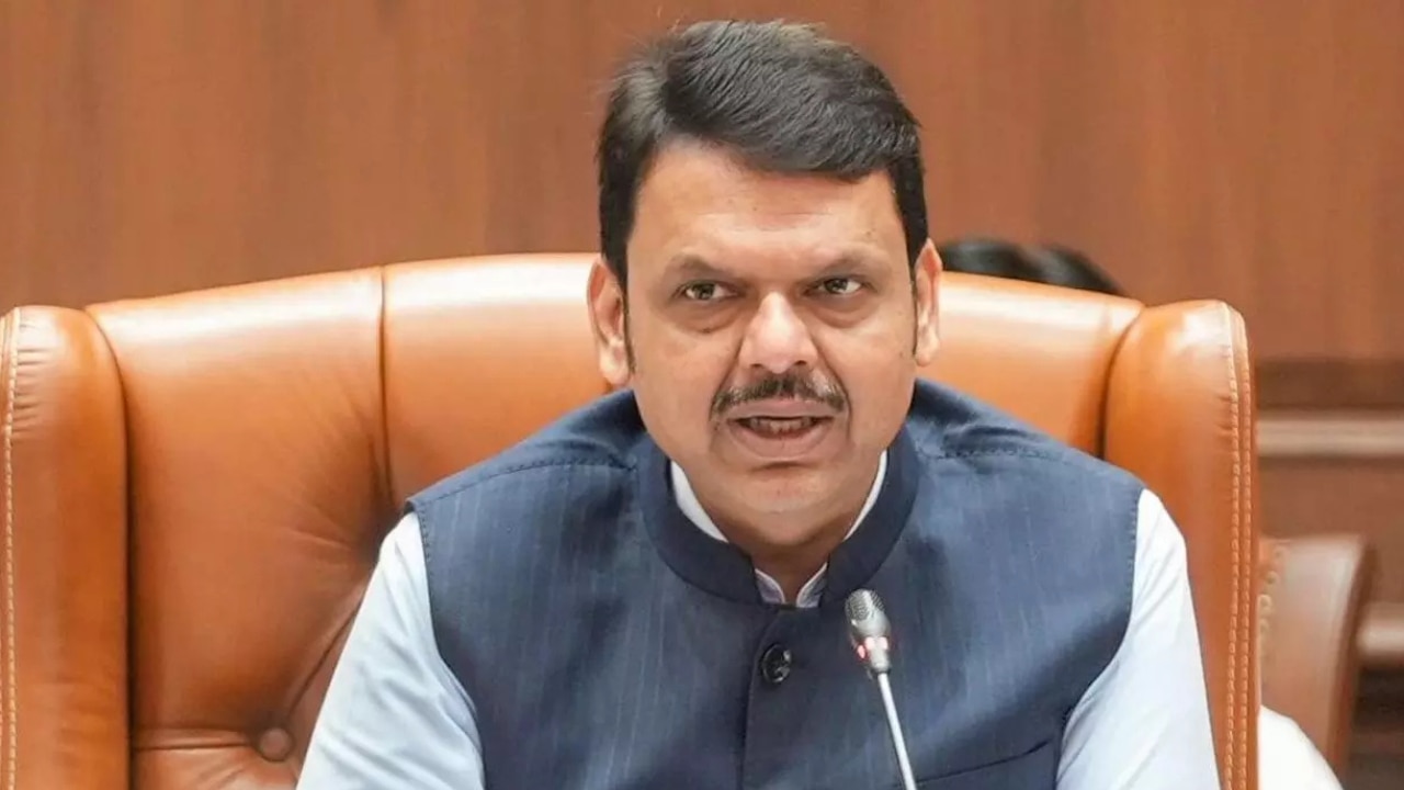ऑटो-टैक्सी वालों के लिए मराठी अनिवार्य! फडणवीस बोले,'हिंदी भाषियों को विशेषज्ञ नहीं, कामकाजी ज्ञान जरूरी'