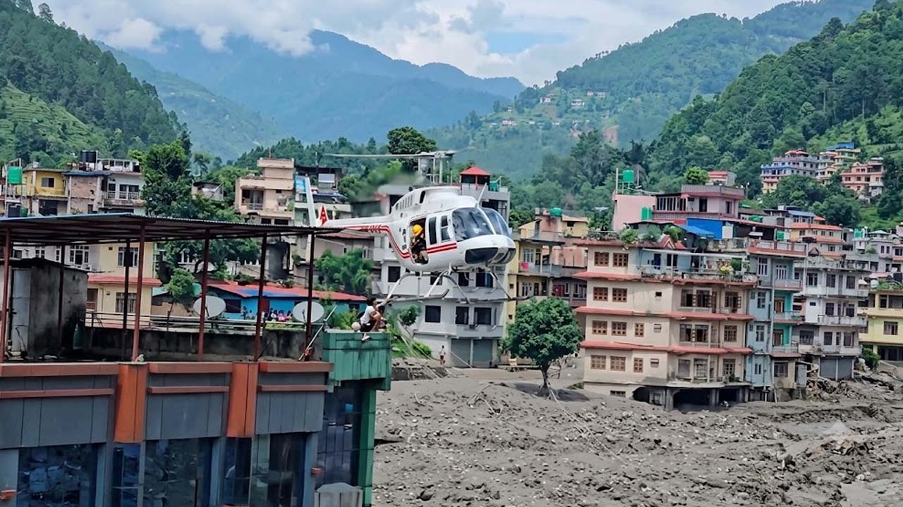 नेपाल में आई तबाही में फंसे सैकड़ों विदेशी पर्यटक, लापता लोगों में सबसे ज्यादा भारतीय; सुरक्षित निकासी के लिए रेस्क्यू ऑपरेशन तेज