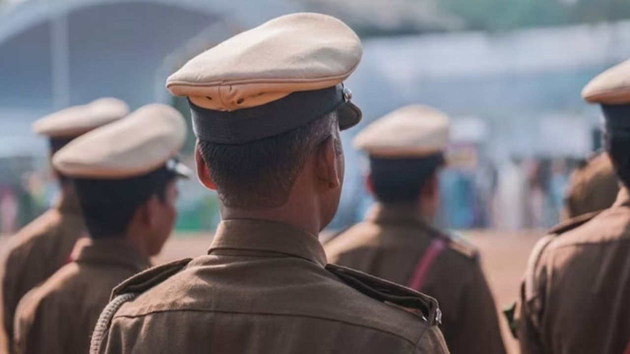 दिल्ली पुलिस में बड़ा फेरबदल... 18 ACP अधिकारियों का ट्रांसफर, कई SDPO बदले