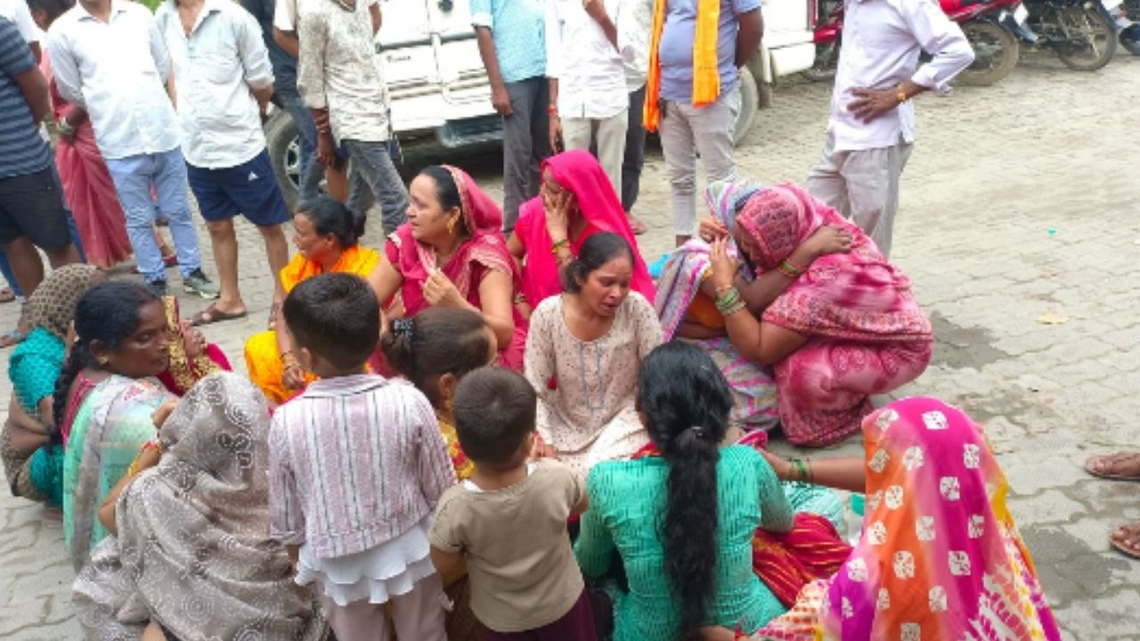 रक्षाबंधन की खुशियां मातम में बदलीं, हरदोई में दो बाइकों की भीषण भिड़ंत; मामा-भांजे समेत 3 की मौत