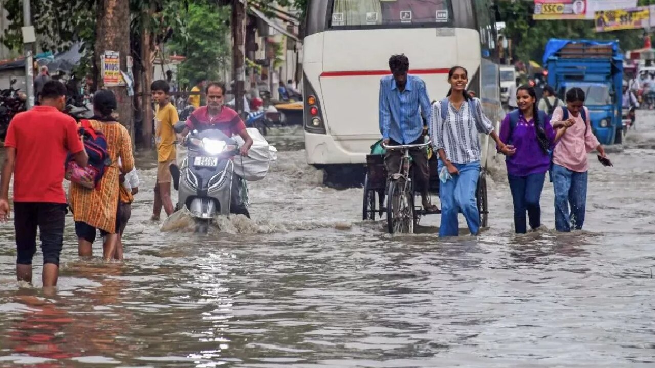 कई जिलों में अचानक बाढ़ का खतरा