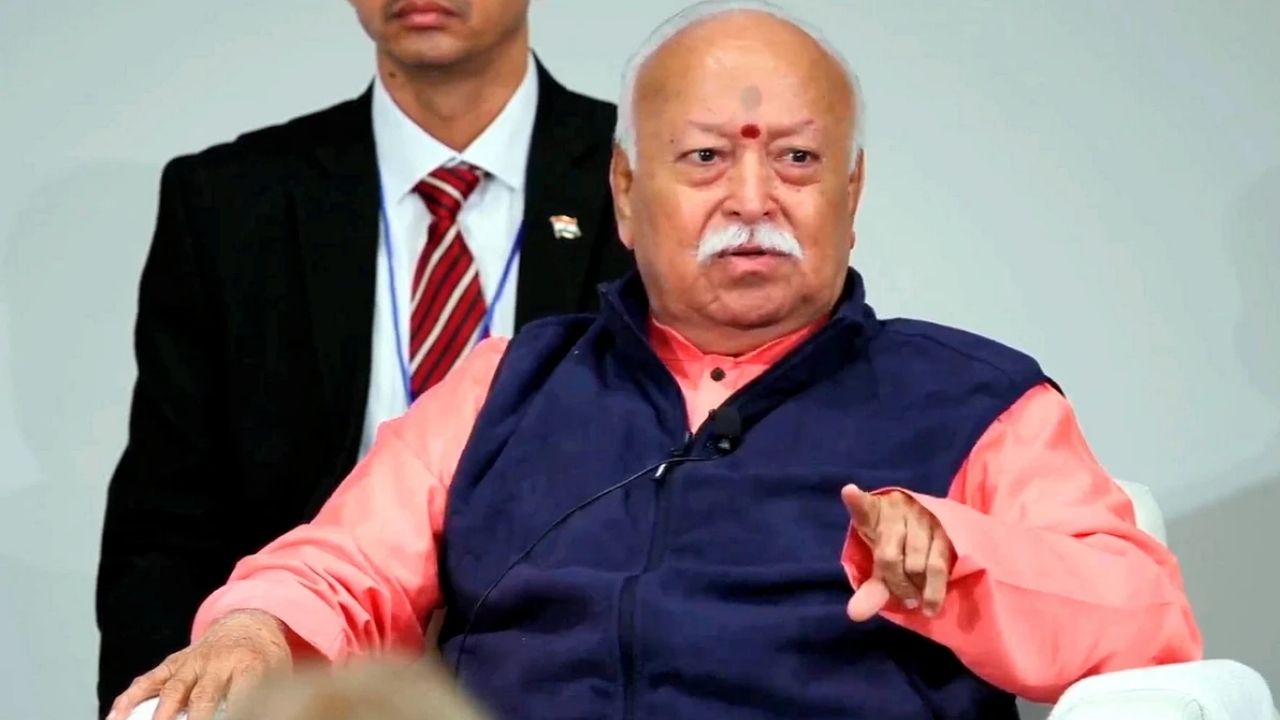 'हिंदू दुनिया को जोड़ता है, तोड़ता नहीं...', कनाडा में RSS चीफ मोहन भागवत ने दिया संदेश, बताया हिंदुत्व का असली मतलब