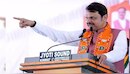 इतिहास के पन्नों में मुगलों को ज्यादा जगह देने पर विवाद, फडणवीस ने UPA पर साधा निशाना  