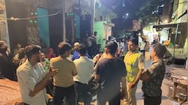 दिल्ली के सीलमपुर में स्कूटी पार्किंग को लेकर खूनी झड़प, महिला समेत चार लोग घायल