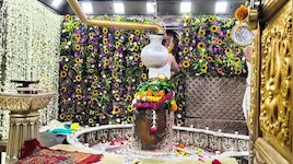 शाही सवारी से पहले 20 क्विंटल विदेश-देसी फूलों से सजा मंदिर महाकाल का दरबार