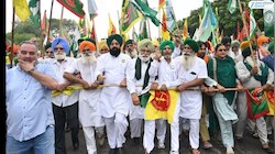 ਮੋਹਾਲੀ-ਚੰਡੀਗੜ੍ਹ ਸਰਹੱਦ ਉਤੇ ਕਿਸਾਨਾਂ ਦਾ ਧਰਨਾ ਸਮਾਪਤ; ਲਿਖਤੀ ਭਰੋਸੇ ਮਗਰੋਂ ਲਿਆ ਫੈਸਲਾ