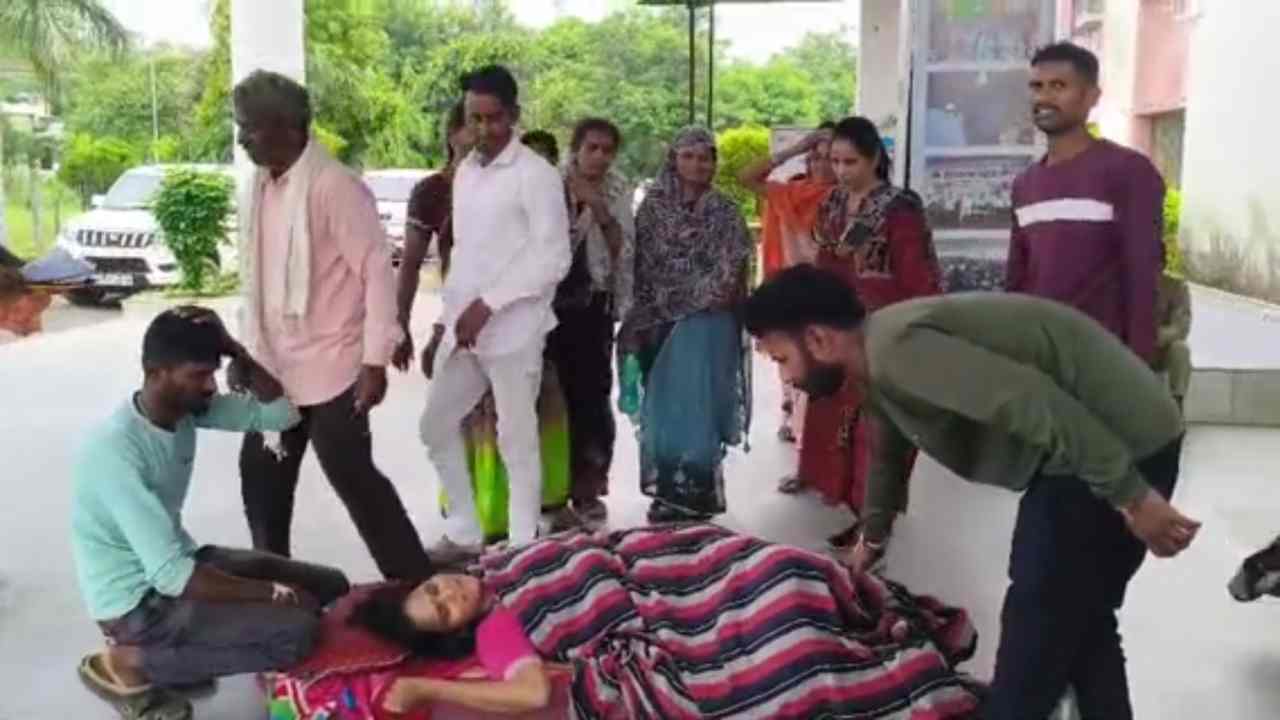 किरनापुर थाने में आखिर ऐसा क्या हुआ? गर्भवती महिला से मारपीट के आरोप में 4 पुलिसकर्मी