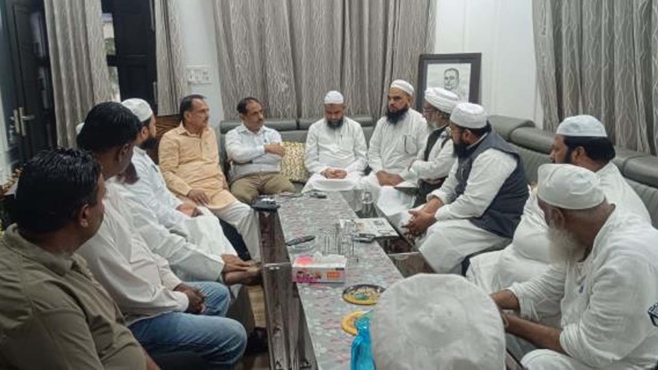 सहारनपुर मस्जिद विध्वंस के बाद जमीयत का दौरा; सरकार से दो-दो हाथ करने की तैयारी! सहारनपुर मस्जिद विध्वंस के बाद जमीयत का दौरा; सरकार से दो-दो हाथ करने की तैयारी!