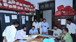 जब डीएम खुद बने 'बड़ा बाबू': मोतिहारी राजस्व कार्यालय का बारीकी से किया निरीक्षण