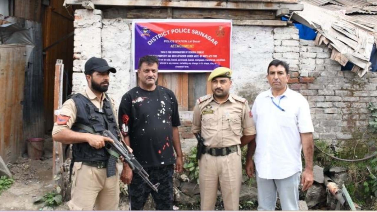 ड्रग तस्करों पर श्रीनगर पुलिस का प्रहार: हजरतबल से लाल बाजार तक ₹6.22 करोड़ की संपत्तियां जब्त